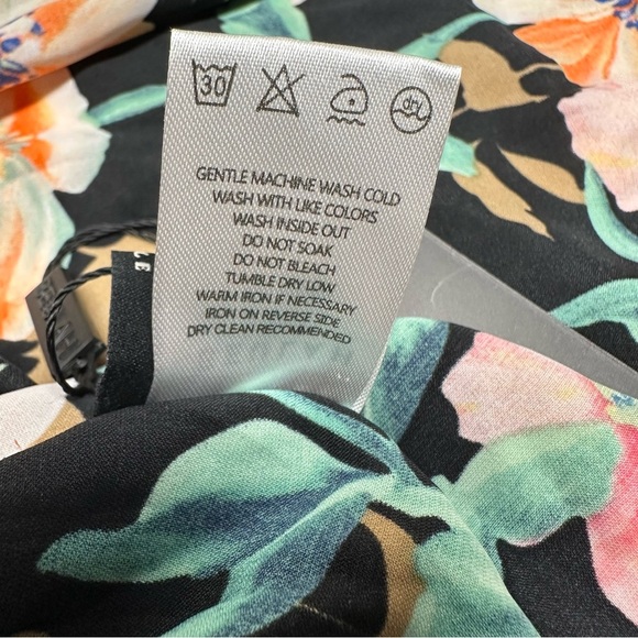 Beulah Black Maxi Dress with Floral Design long balloons sleeves size s NWT - Picture 7 of 10